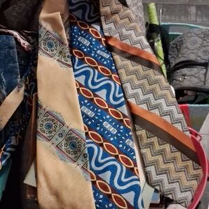 Men's Patterned Silk Tie - Blue and Peach